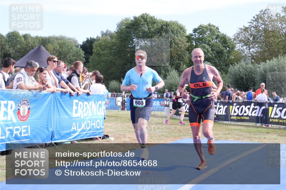 31.08.2025 - Elbe Triathlon Hamburg Strokosch-Dieckow http://msf.ph/oto/8654668 31.08.2025 11:40:33 Ziel 660, 823, 1273, 1310, 1379 meine-sportfotos.de