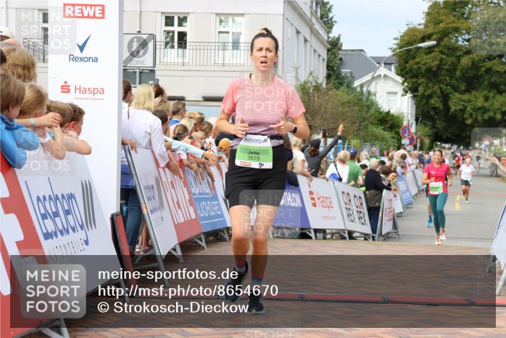 31.08.2025 - 21. Blankeneser Heldenlauf Strokosch-Dieckow http://msf.ph/oto/8654670 31.08.2025 11:03:19 Ziel 3675, 3373 meine-sportfotos.de