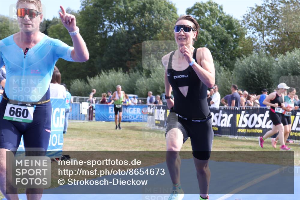31.08.2025 - Elbe Triathlon Hamburg Strokosch-Dieckow http://msf.ph/oto/8654673 31.08.2025 11:40:35 Ziel 660, 745, 1273, 1310, 1379 meine-sportfotos.de