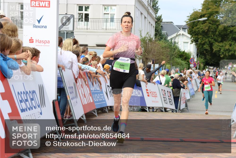 31.08.2025 - 21. Blankeneser Heldenlauf Strokosch-Dieckow http://msf.ph/oto/8654684 31.08.2025 11:03:18 Ziel 3675, 3373 meine-sportfotos.de