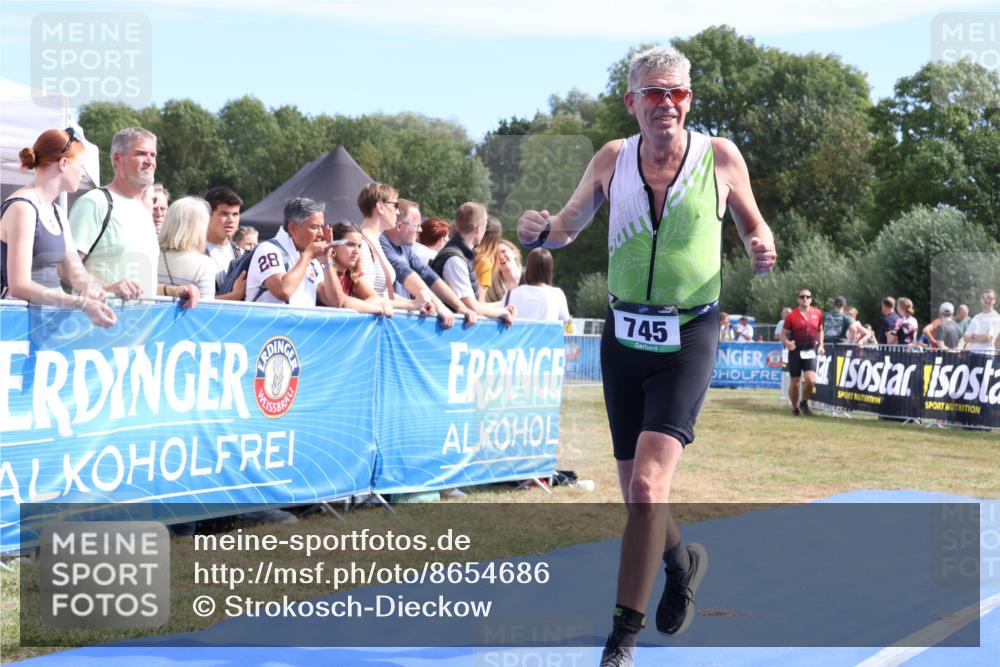 31.08.2025 - Elbe Triathlon Hamburg Strokosch-Dieckow http://msf.ph/oto/8654686 31.08.2025 11:40:44 Ziel 665, 745, 1137, 1298 meine-sportfotos.de