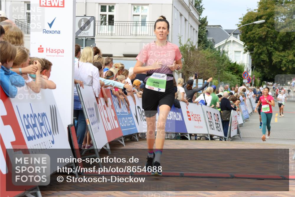 31.08.2025 - 21. Blankeneser Heldenlauf Strokosch-Dieckow http://msf.ph/oto/8654688 31.08.2025 11:03:18 Ziel 3675, 3373 meine-sportfotos.de