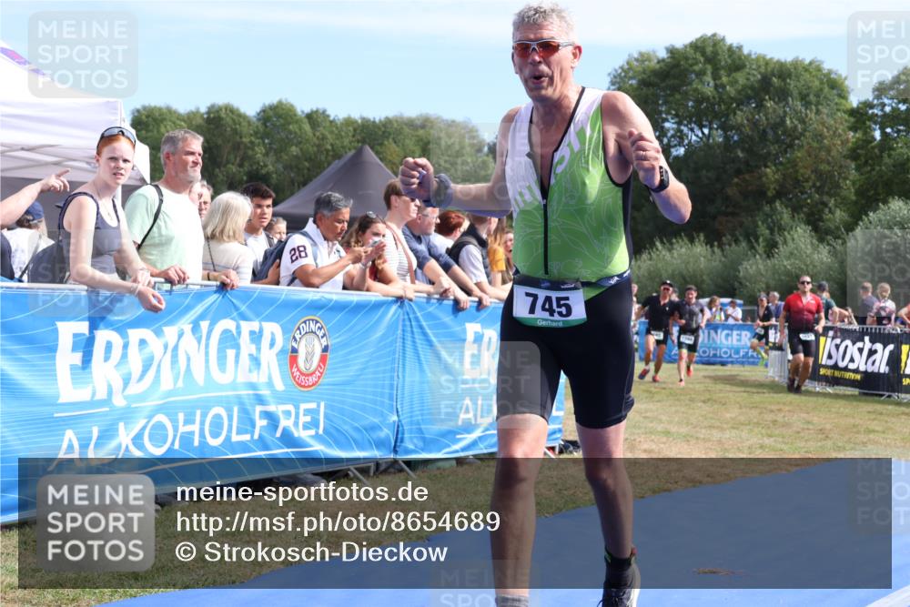 31.08.2025 - Elbe Triathlon Hamburg Strokosch-Dieckow http://msf.ph/oto/8654689 31.08.2025 11:40:44 Ziel 665, 745, 1137, 1298 meine-sportfotos.de