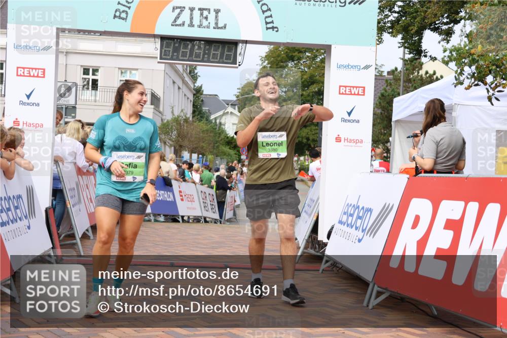 31.08.2025 - 21. Blankeneser Heldenlauf Strokosch-Dieckow http://msf.ph/oto/8654691 31.08.2025 11:02:34 Ziel 3380, 3379, 3135, 3136, 3406, 3727 meine-sportfotos.de