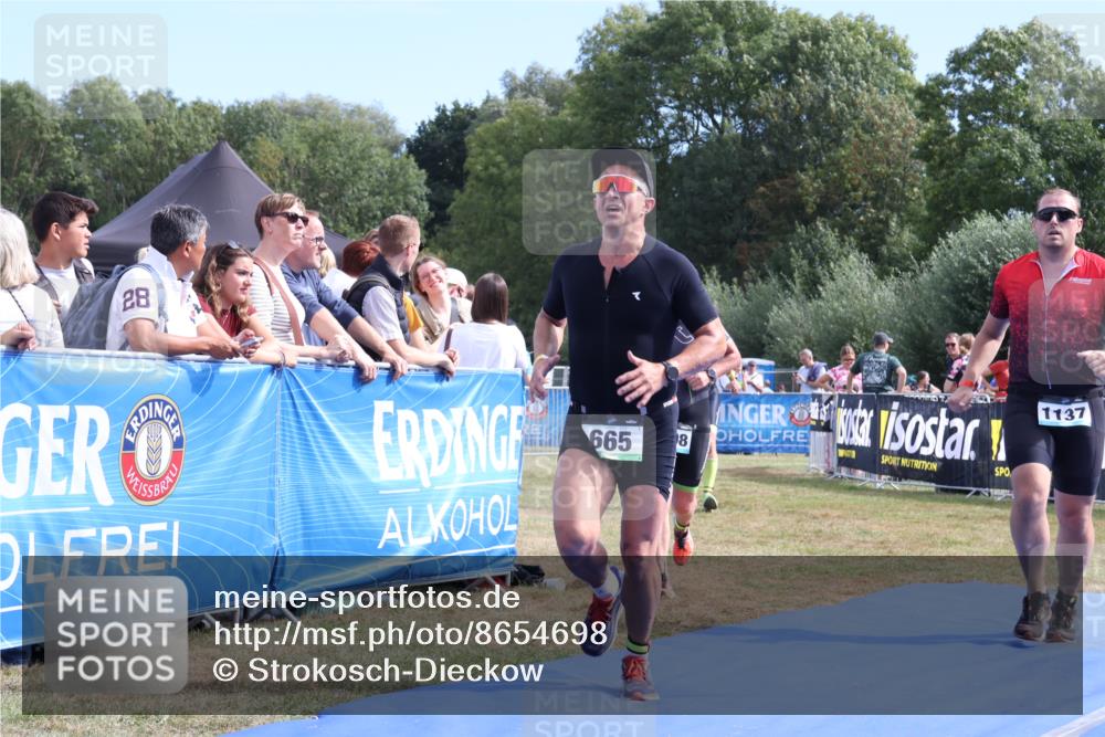 31.08.2025 - Elbe Triathlon Hamburg Strokosch-Dieckow http://msf.ph/oto/8654698 31.08.2025 11:40:50 Ziel 665, 765, 1137, 1298 meine-sportfotos.de