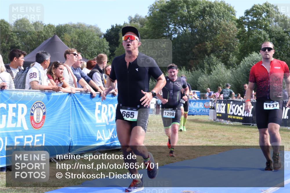 31.08.2025 - Elbe Triathlon Hamburg Strokosch-Dieckow http://msf.ph/oto/8654701 31.08.2025 11:40:50 Ziel 665, 765, 1137, 1298 meine-sportfotos.de