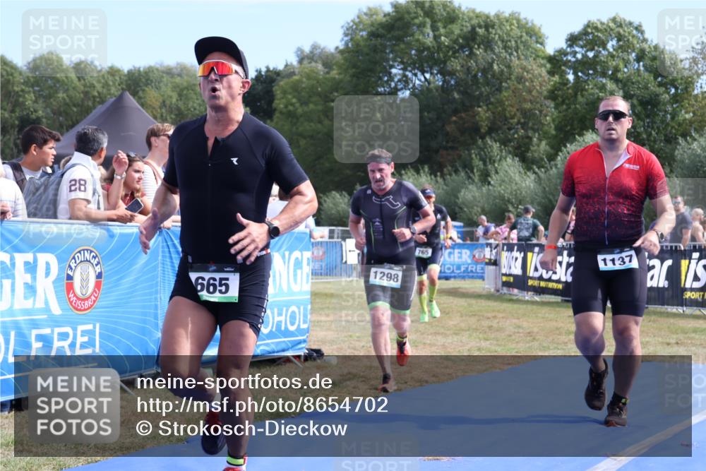 31.08.2025 - Elbe Triathlon Hamburg Strokosch-Dieckow http://msf.ph/oto/8654702 31.08.2025 11:40:50 Ziel 665, 765, 1137, 1298 meine-sportfotos.de