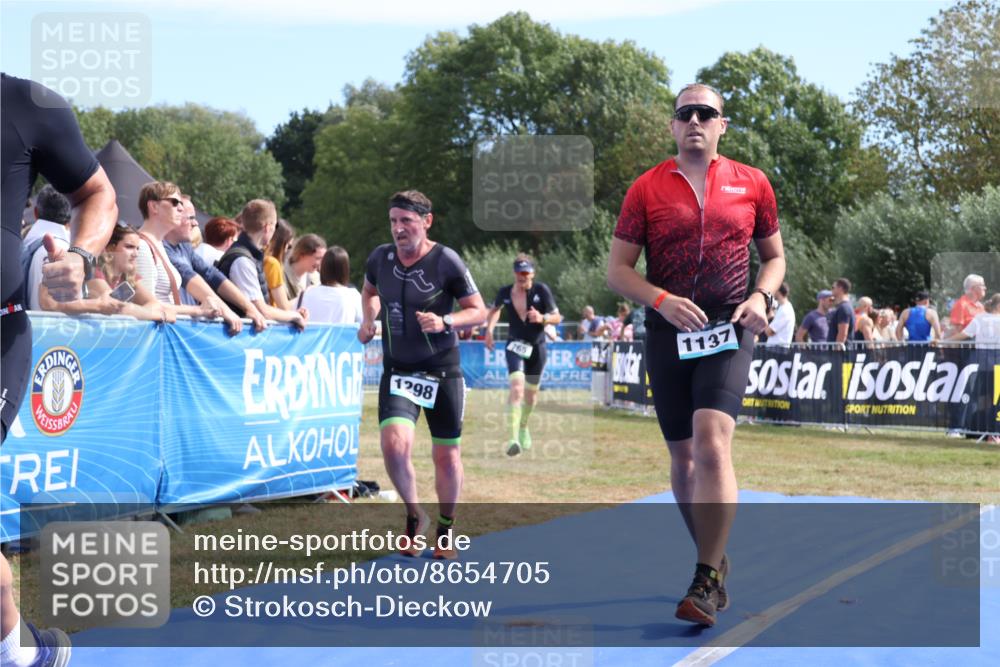 31.08.2025 - Elbe Triathlon Hamburg Strokosch-Dieckow http://msf.ph/oto/8654705 31.08.2025 11:40:51 Ziel 665, 765, 1137, 1298, 1599 meine-sportfotos.de