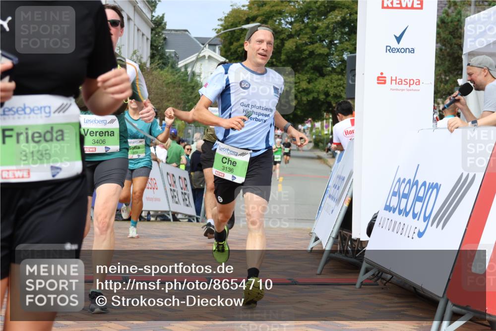 31.08.2025 - 21. Blankeneser Heldenlauf Strokosch-Dieckow http://msf.ph/oto/8654710 31.08.2025 11:02:31 Ziel 3380, 3379, 3135, 3136, 3406, 3727 meine-sportfotos.de