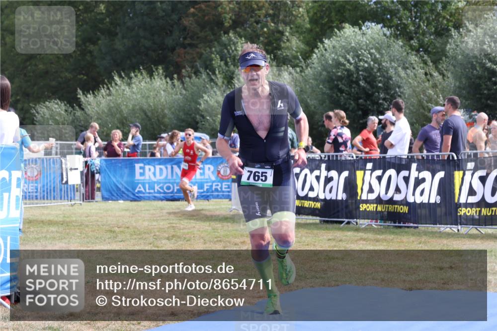 31.08.2025 - Elbe Triathlon Hamburg Strokosch-Dieckow http://msf.ph/oto/8654711 31.08.2025 11:40:53 Ziel 665, 765, 1137, 1298, 1599 meine-sportfotos.de
