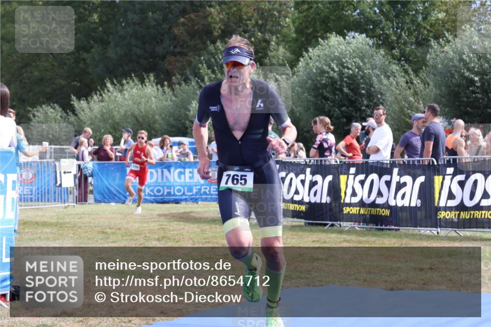31.08.2025 - Elbe Triathlon Hamburg Strokosch-Dieckow http://msf.ph/oto/8654712 31.08.2025 11:40:53 Ziel 665, 765, 1137, 1298, 1599 meine-sportfotos.de