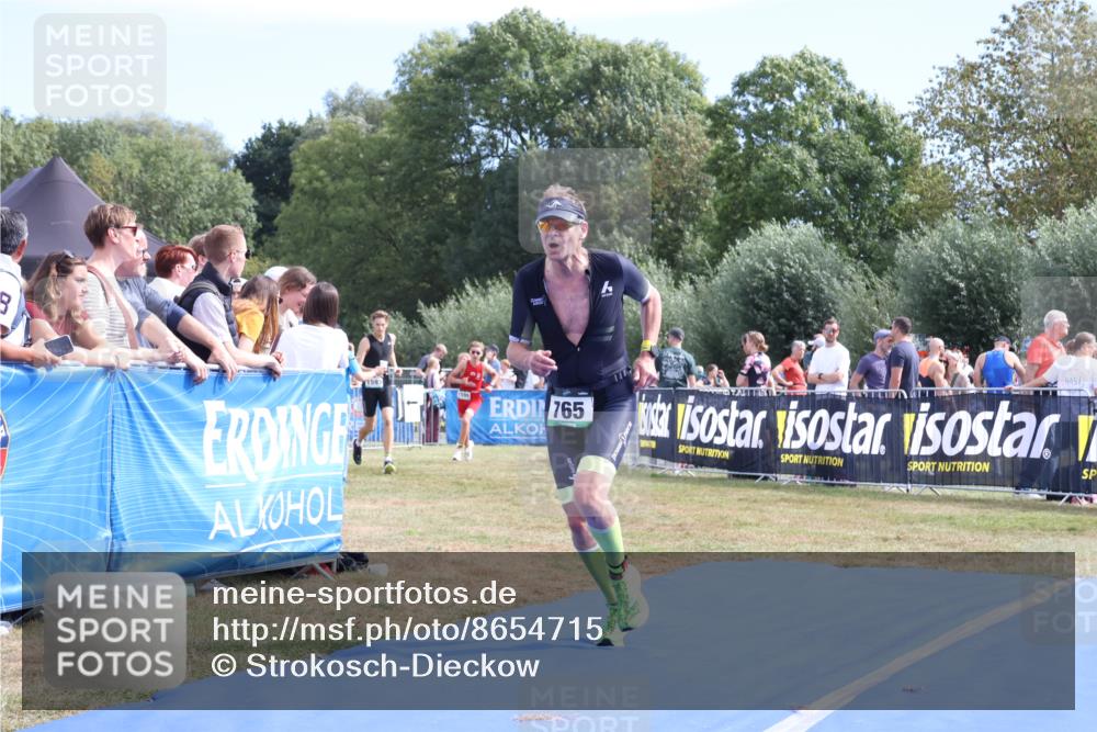 31.08.2025 - Elbe Triathlon Hamburg Strokosch-Dieckow http://msf.ph/oto/8654715 31.08.2025 11:40:54 Ziel 665, 765, 1137, 1298, 1599 meine-sportfotos.de
