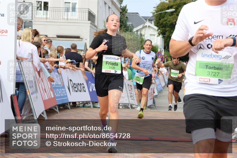 31.08.2025 - 21. Blankeneser Heldenlauf Strokosch-Dieckow http://msf.ph/oto/8654728 31.08.2025 11:02:29 Ziel 3380, 3379, 3135, 3136, 3406, 3484, 3727 meine-sportfotos.de