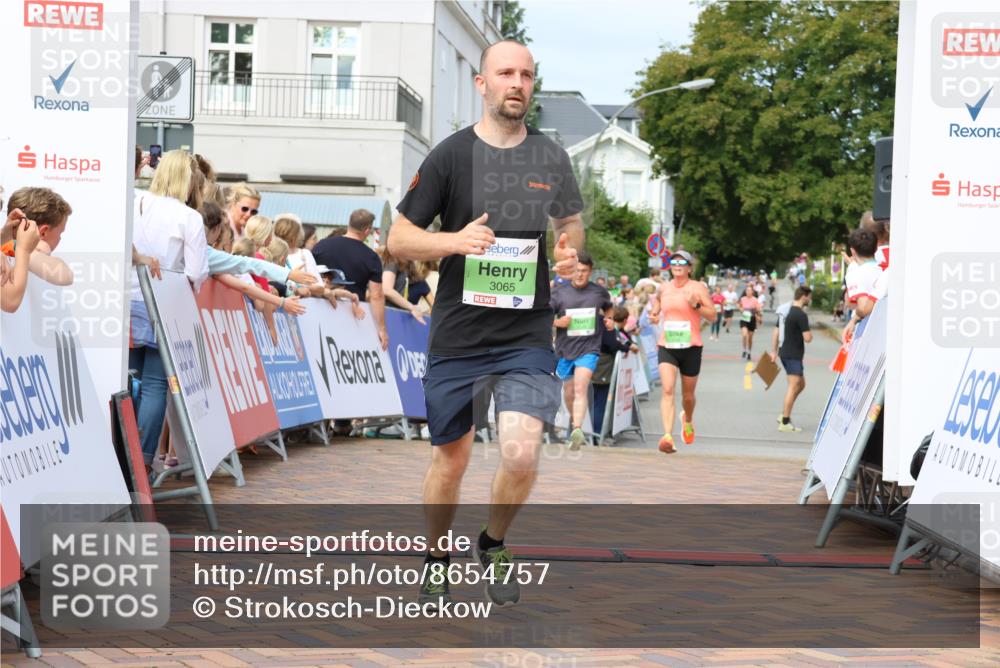 31.08.2025 - 21. Blankeneser Heldenlauf Strokosch-Dieckow http://msf.ph/oto/8654757 31.08.2025 11:03:06 Ziel 3638, 3065, 3666, 3548, 3106 meine-sportfotos.de