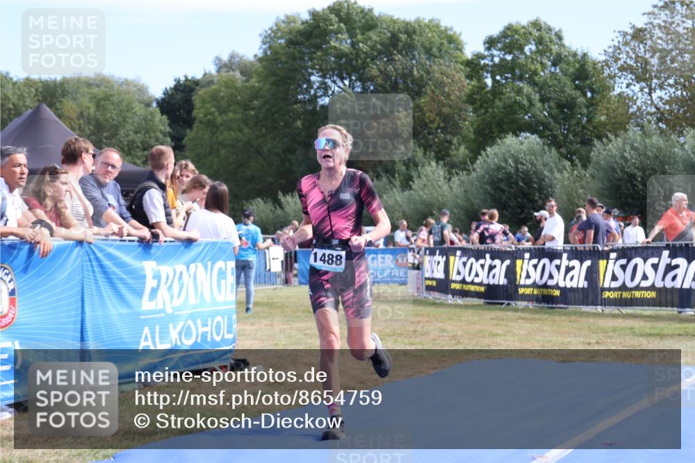 31.08.2025 - Elbe Triathlon Hamburg Strokosch-Dieckow http://msf.ph/oto/8654759 31.08.2025 11:41:26 Ziel 1488 meine-sportfotos.de