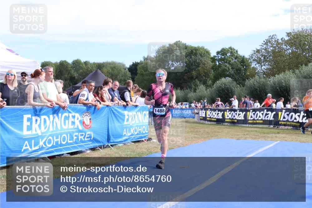 31.08.2025 - Elbe Triathlon Hamburg Strokosch-Dieckow http://msf.ph/oto/8654760 31.08.2025 11:41:26 Ziel 1488 meine-sportfotos.de