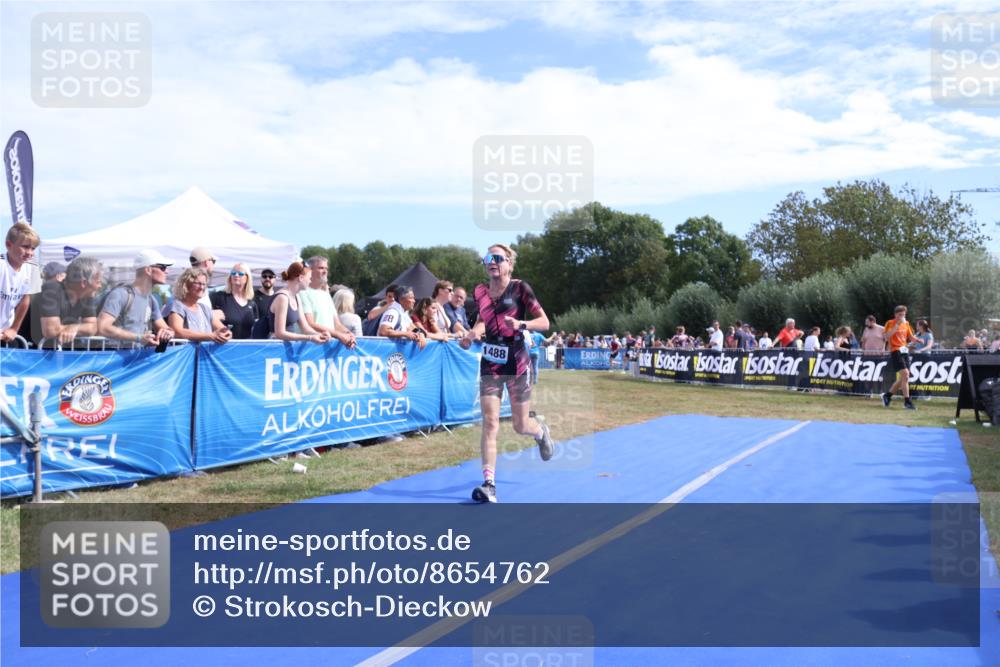 31.08.2025 - Elbe Triathlon Hamburg Strokosch-Dieckow http://msf.ph/oto/8654762 31.08.2025 11:41:26 Ziel 1488 meine-sportfotos.de