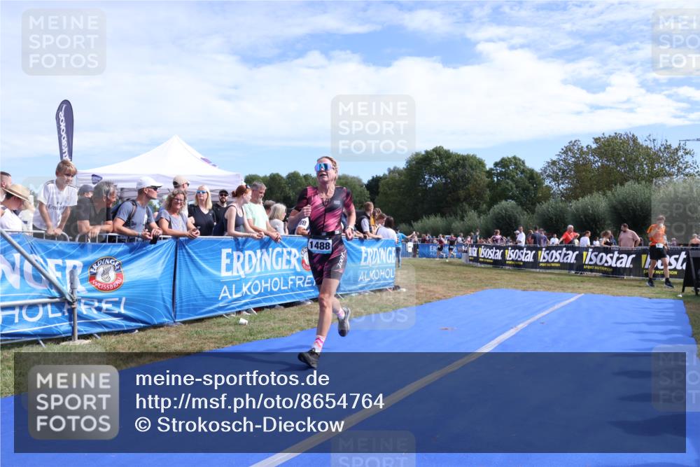 31.08.2025 - Elbe Triathlon Hamburg Strokosch-Dieckow http://msf.ph/oto/8654764 31.08.2025 11:41:27 Ziel 903, 1289, 1488 meine-sportfotos.de