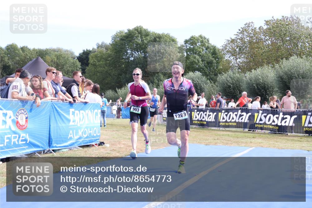 31.08.2025 - Elbe Triathlon Hamburg Strokosch-Dieckow http://msf.ph/oto/8654773 31.08.2025 11:41:35 Ziel 868, 903, 1252, 1289 meine-sportfotos.de