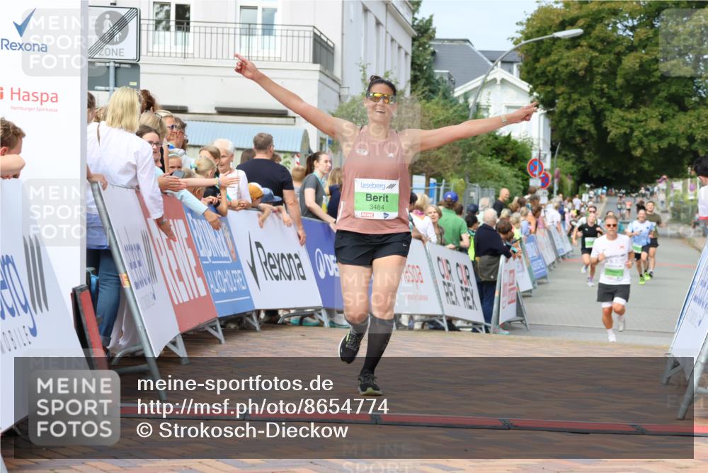 31.08.2025 - 21. Blankeneser Heldenlauf Strokosch-Dieckow http://msf.ph/oto/8654774 31.08.2025 11:02:22 Ziel 3172, 3700, 3484 meine-sportfotos.de