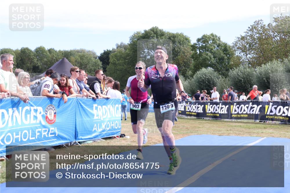 31.08.2025 - Elbe Triathlon Hamburg Strokosch-Dieckow http://msf.ph/oto/8654775 31.08.2025 11:41:35 Ziel 868, 903, 1252, 1289 meine-sportfotos.de