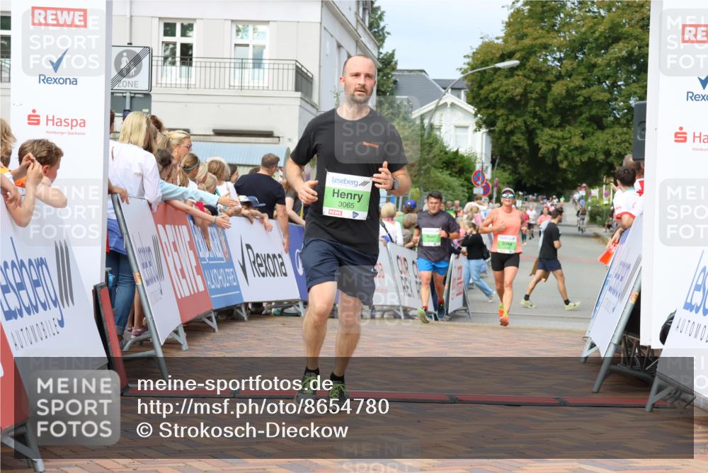 31.08.2025 - 21. Blankeneser Heldenlauf Strokosch-Dieckow http://msf.ph/oto/8654780 31.08.2025 11:03:06 Ziel 3638, 3065, 3666, 3548, 3106 meine-sportfotos.de