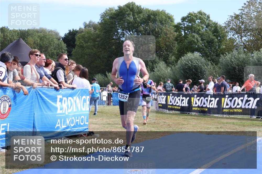 31.08.2025 - Elbe Triathlon Hamburg Strokosch-Dieckow http://msf.ph/oto/8654787 31.08.2025 11:41:39 Ziel 868, 903, 1252, 1289 meine-sportfotos.de