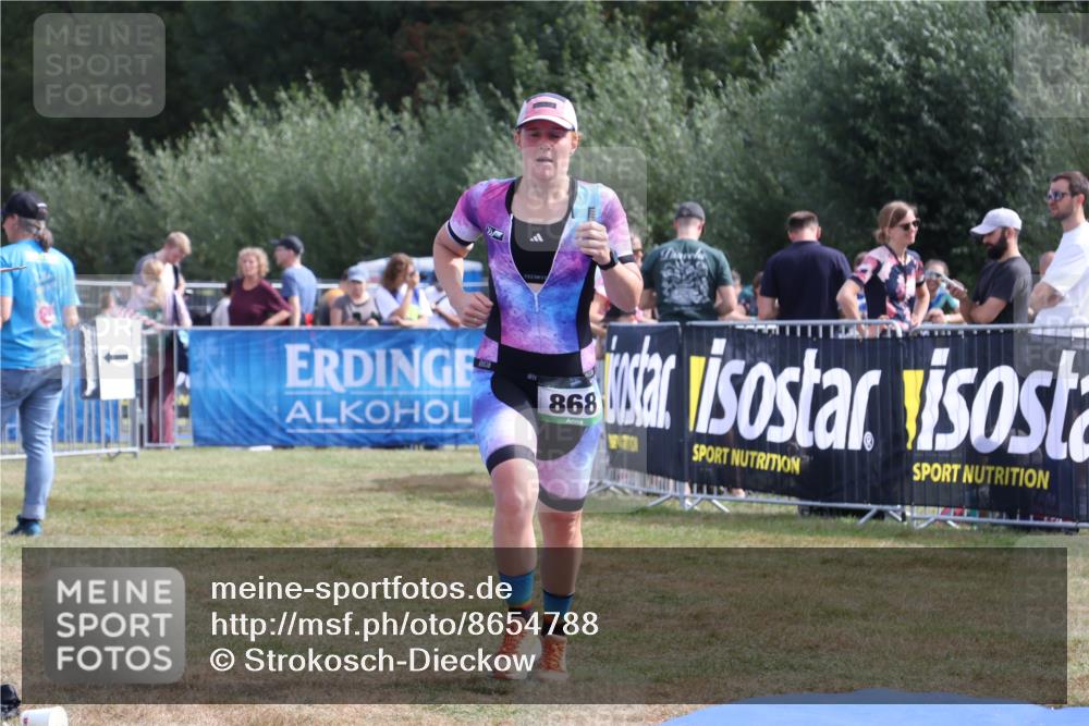 31.08.2025 - Elbe Triathlon Hamburg Strokosch-Dieckow http://msf.ph/oto/8654788 31.08.2025 11:41:40 Ziel 868, 903, 1252, 1289 meine-sportfotos.de