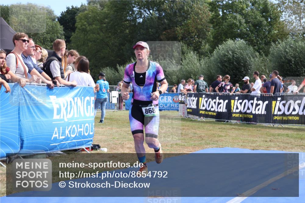 31.08.2025 - Elbe Triathlon Hamburg Strokosch-Dieckow http://msf.ph/oto/8654792 31.08.2025 11:41:42 Ziel 868, 1252 meine-sportfotos.de