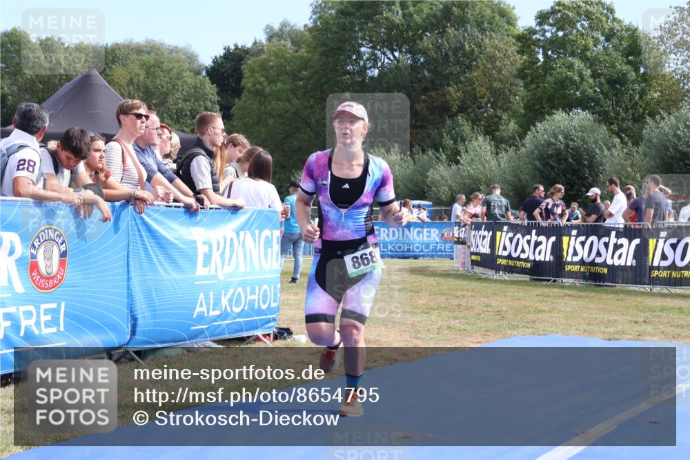 31.08.2025 - Elbe Triathlon Hamburg Strokosch-Dieckow http://msf.ph/oto/8654795 31.08.2025 11:41:42 Ziel 868, 1252 meine-sportfotos.de