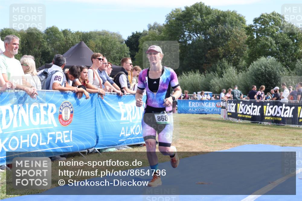 31.08.2025 - Elbe Triathlon Hamburg Strokosch-Dieckow http://msf.ph/oto/8654796 31.08.2025 11:41:43 Ziel 868, 1252 meine-sportfotos.de