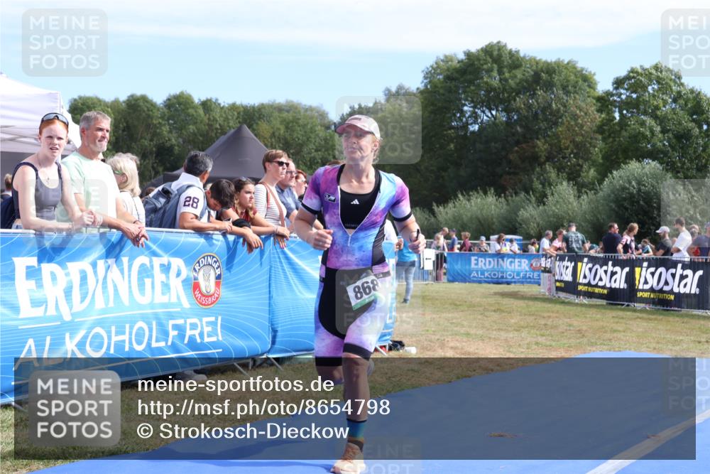 31.08.2025 - Elbe Triathlon Hamburg Strokosch-Dieckow http://msf.ph/oto/8654798 31.08.2025 11:41:43 Ziel 868, 1252 meine-sportfotos.de