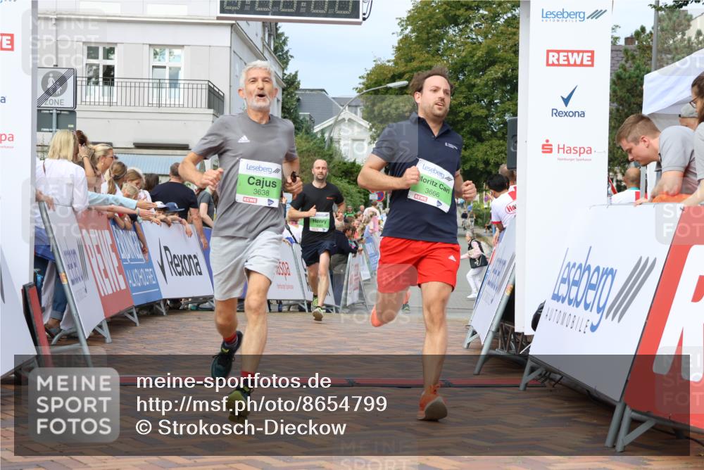 31.08.2025 - 21. Blankeneser Heldenlauf Strokosch-Dieckow http://msf.ph/oto/8654799 31.08.2025 11:03:04 Ziel 3638, 3065, 3666 meine-sportfotos.de
