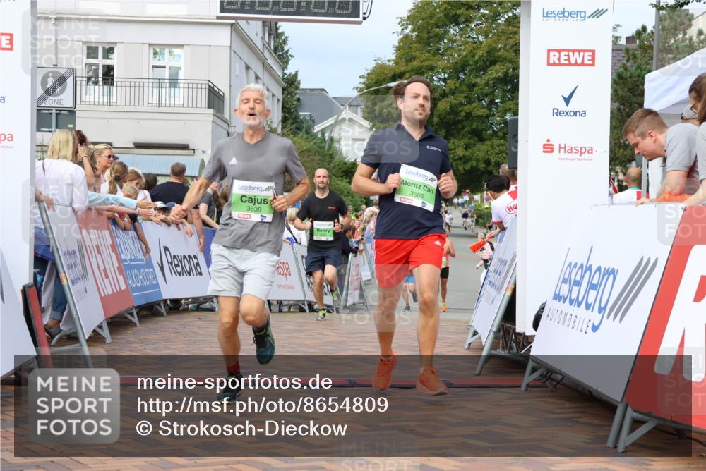 31.08.2025 - 21. Blankeneser Heldenlauf Strokosch-Dieckow http://msf.ph/oto/8654809 31.08.2025 11:03:04 Ziel 3638, 3065, 3666 meine-sportfotos.de