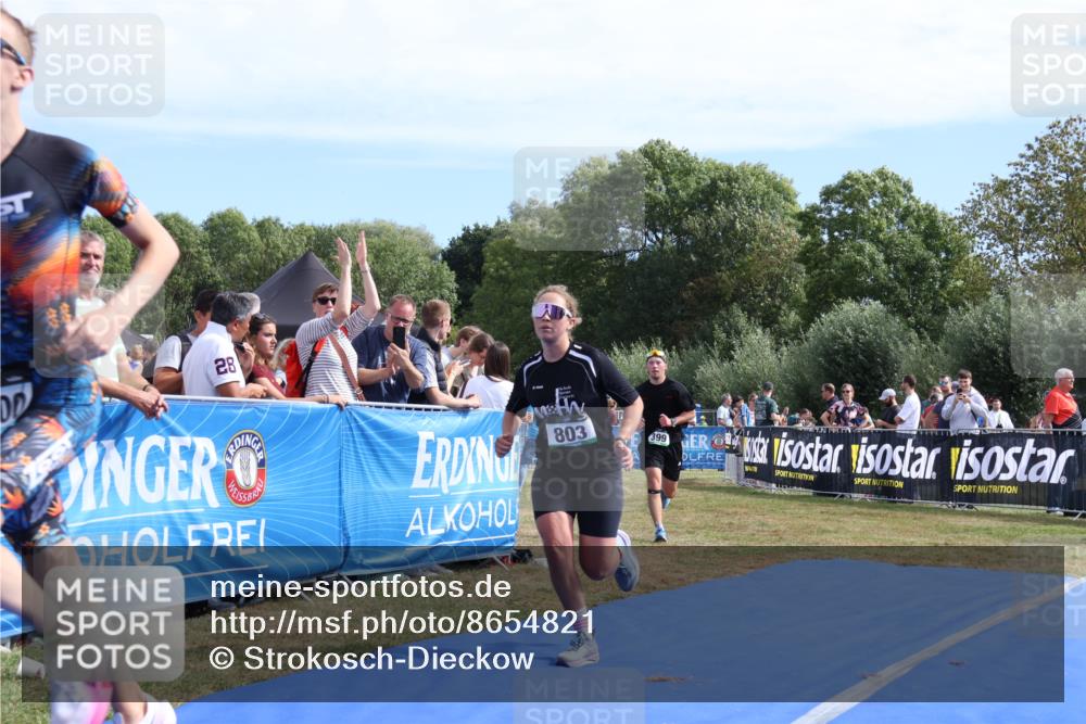 31.08.2025 - Elbe Triathlon Hamburg Strokosch-Dieckow http://msf.ph/oto/8654821 31.08.2025 11:42:14 Ziel 399, 803, 1241, 1600 meine-sportfotos.de