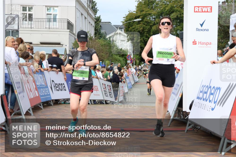 31.08.2025 - 21. Blankeneser Heldenlauf Strokosch-Dieckow http://msf.ph/oto/8654822 31.08.2025 11:02:15 Ziel 3587, 3172, 3180, 3700 meine-sportfotos.de