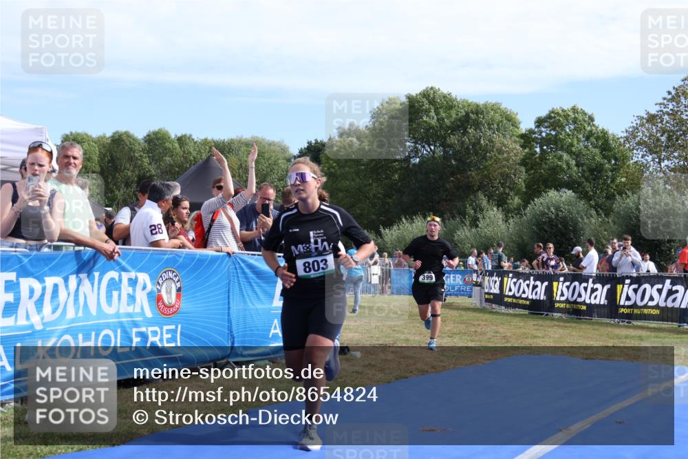 31.08.2025 - Elbe Triathlon Hamburg Strokosch-Dieckow http://msf.ph/oto/8654824 31.08.2025 11:42:15 Ziel 399, 803, 1241, 1600 meine-sportfotos.de