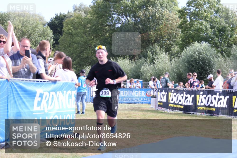 31.08.2025 - Elbe Triathlon Hamburg Strokosch-Dieckow http://msf.ph/oto/8654826 31.08.2025 11:42:16 Ziel 399, 803, 1600 meine-sportfotos.de