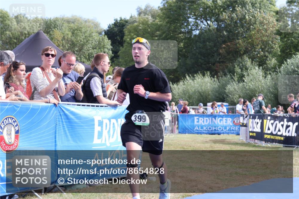 31.08.2025 - Elbe Triathlon Hamburg Strokosch-Dieckow http://msf.ph/oto/8654828 31.08.2025 11:42:16 Ziel 399, 803, 1600 meine-sportfotos.de
