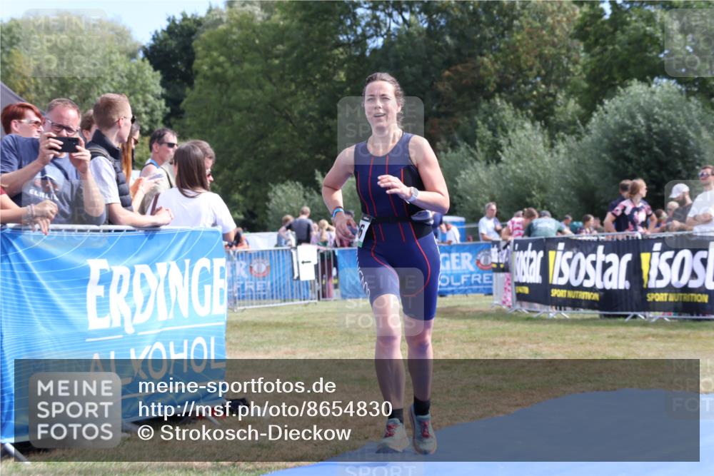 31.08.2025 - Elbe Triathlon Hamburg Strokosch-Dieckow http://msf.ph/oto/8654830 31.08.2025 11:42:28 Ziel 906, 1292 meine-sportfotos.de