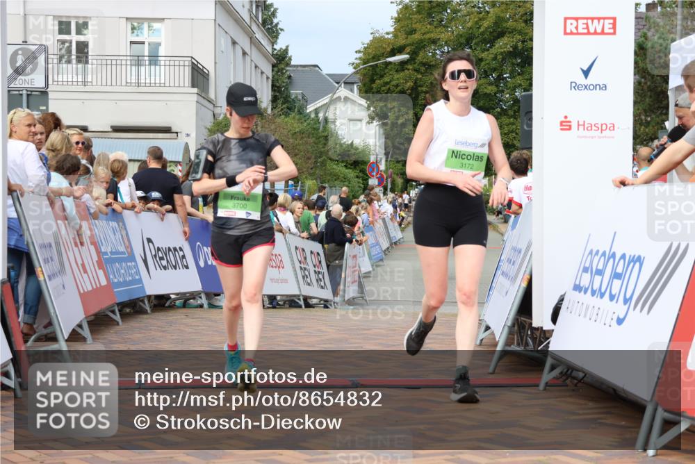 31.08.2025 - 21. Blankeneser Heldenlauf Strokosch-Dieckow http://msf.ph/oto/8654832 31.08.2025 11:02:15 Ziel 3587, 3172, 3180, 3700 meine-sportfotos.de