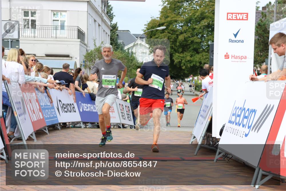 31.08.2025 - 21. Blankeneser Heldenlauf Strokosch-Dieckow http://msf.ph/oto/8654847 31.08.2025 11:03:03 Ziel 3638, 3065, 3666 meine-sportfotos.de