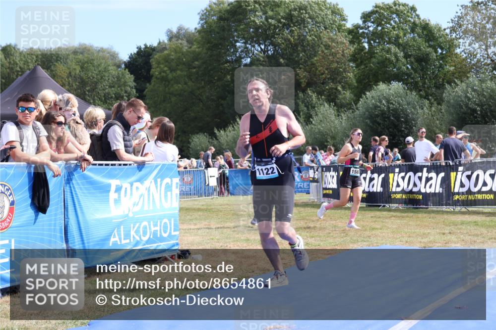 31.08.2025 - Elbe Triathlon Hamburg Strokosch-Dieckow http://msf.ph/oto/8654861 31.08.2025 11:42:48 Ziel 896, 1122, 1318 meine-sportfotos.de
