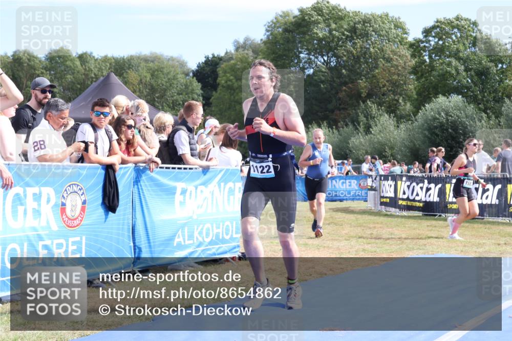 31.08.2025 - Elbe Triathlon Hamburg Strokosch-Dieckow http://msf.ph/oto/8654862 31.08.2025 11:42:48 Ziel 896, 1122, 1318 meine-sportfotos.de
