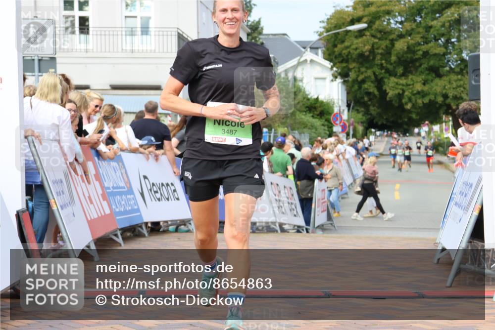 31.08.2025 - 21. Blankeneser Heldenlauf Strokosch-Dieckow http://msf.ph/oto/8654863 31.08.2025 11:02:47 Ziel 3487, 3714 meine-sportfotos.de