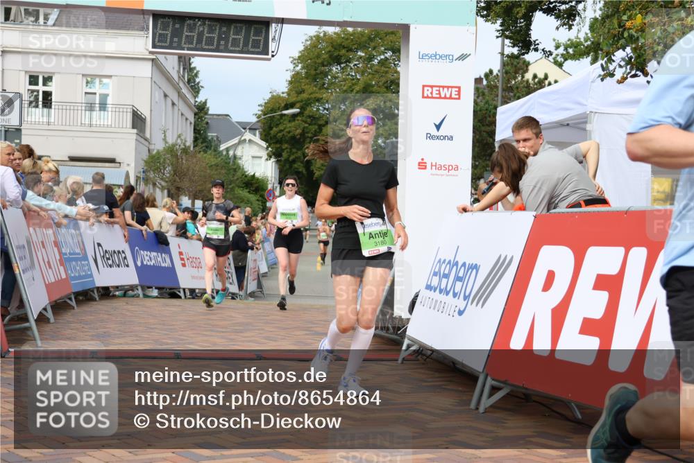 31.08.2025 - 21. Blankeneser Heldenlauf Strokosch-Dieckow http://msf.ph/oto/8654864 31.08.2025 11:02:12 Ziel 3587, 3172, 3556, 3180, 3700 meine-sportfotos.de