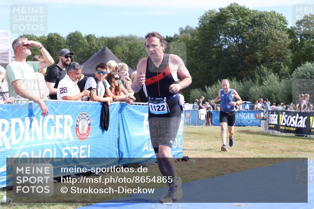 31.08.2025 - Elbe Triathlon Hamburg Strokosch-Dieckow http://msf.ph/oto/8654865 31.08.2025 11:42:48 Ziel 896, 1122, 1318 meine-sportfotos.de