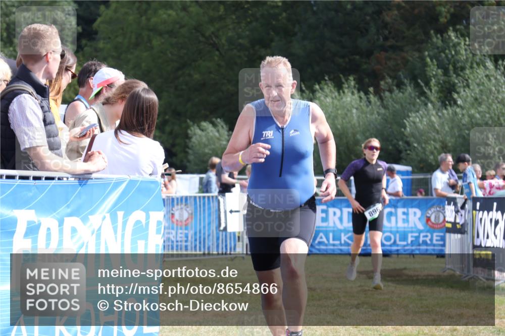31.08.2025 - Elbe Triathlon Hamburg Strokosch-Dieckow http://msf.ph/oto/8654866 31.08.2025 11:42:49 Ziel 896, 1122, 1318 meine-sportfotos.de