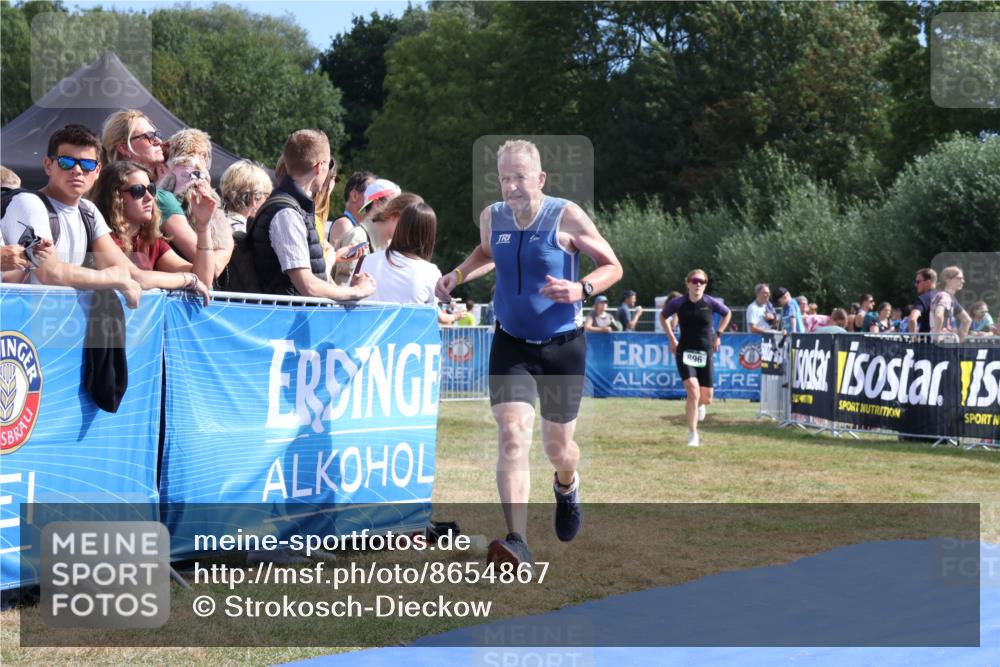 31.08.2025 - Elbe Triathlon Hamburg Strokosch-Dieckow http://msf.ph/oto/8654867 31.08.2025 11:42:50 Ziel 896, 1122, 1318 meine-sportfotos.de