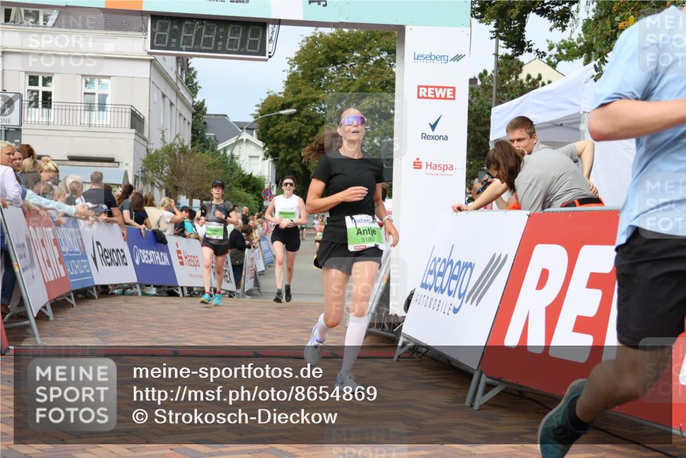 31.08.2025 - 21. Blankeneser Heldenlauf Strokosch-Dieckow http://msf.ph/oto/8654869 31.08.2025 11:02:12 Ziel 3587, 3172, 3556, 3180, 3700 meine-sportfotos.de